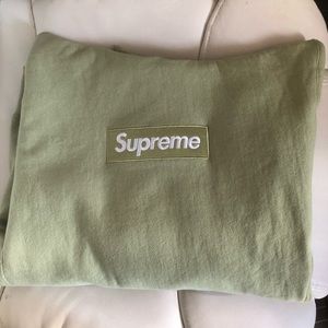 SUPREME SAGE BOX LOGO SIZE SMALL RARE!